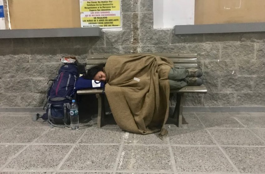  یک شب خواب در ایستگاه اتوبوس